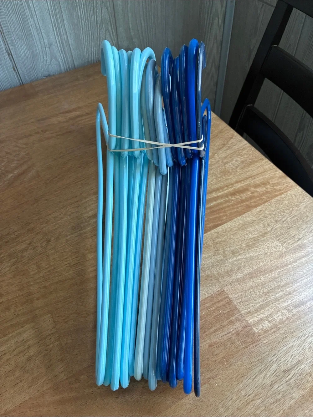 Assorted Blue plastic Clothing Hangers —15